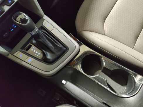 Used 2020 Hyundai Elantra Value Edition w/ Cargo Package (C1) image 26