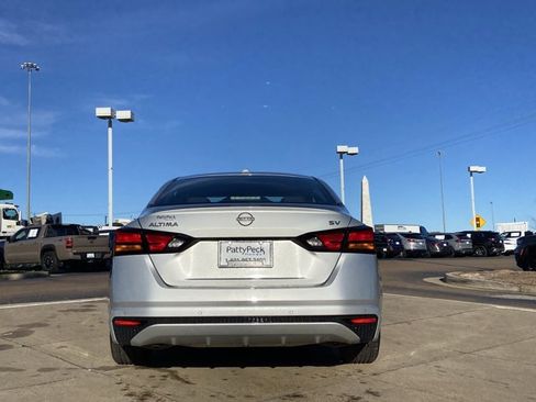 Used 2024 Nissan Altima 2.5 SV image 9