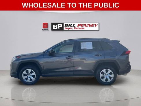 Used 2020 Toyota RAV4 LE FWD image 2