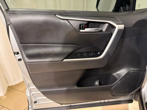 Certified 2022 Toyota RAV4 XLE w/ Convenience Package AWD/4WD image 15
