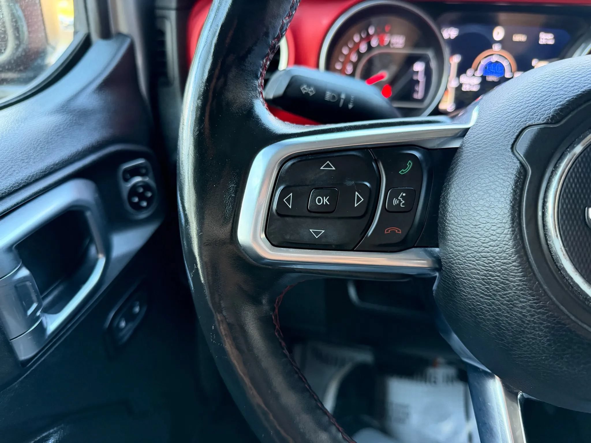 Used 2018 Jeep Wrangler Unlimited Rubicon AWD/4WD image 25