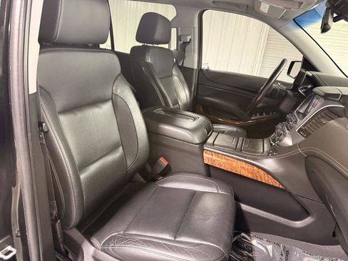 Used 2019 Chevrolet Suburban Premier image 41