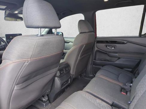 Used 2024 Honda Pilot Sport image 15