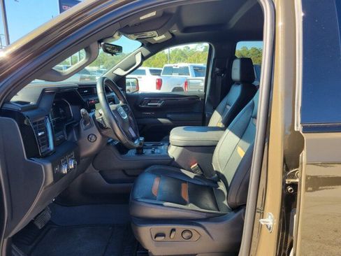 Used 2023 GMC Sierra 1500 AT4 w/ AT4 Premium Package image 9