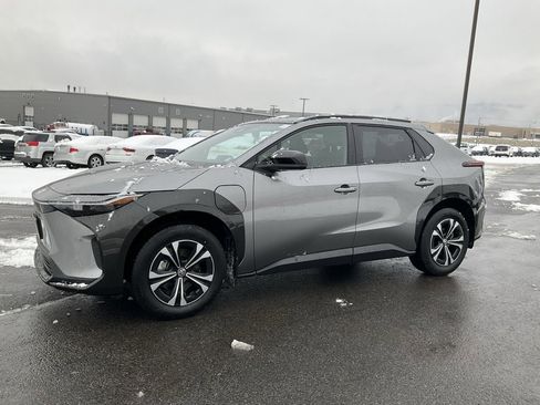 Used 2024 Toyota bZ4X XLE image 30