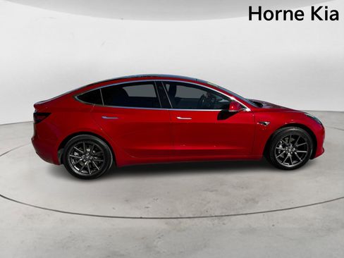 Used 2018 Tesla Model 3 Long Range image 3