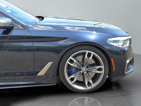 Used 2020 BMW M550i xDrive w/ Executive Package AWD/4WD image 25