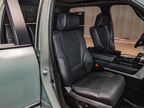 Used 2025 Toyota Tundra Platinum AWD/4WD image 27