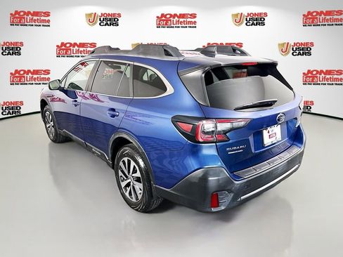 Used 2020 Subaru Outback Premium image 2