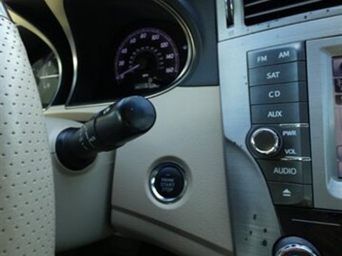 Used 2011 Toyota Avalon Limited image 26