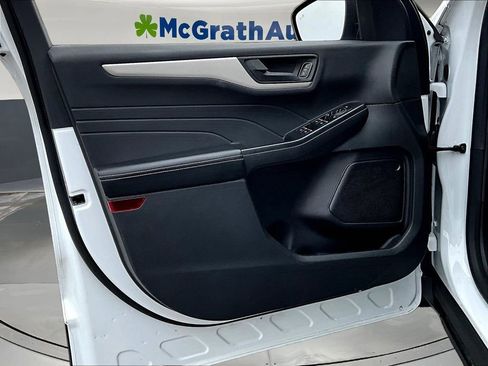 Used 2022 Ford Escape SE FWD image 18