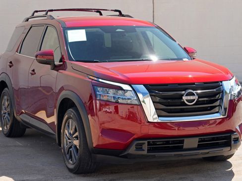 Used 2022 Nissan Pathfinder SV image 50