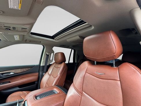 Used 2019 Cadillac Escalade Premium Luxury AWD/4WD image 23