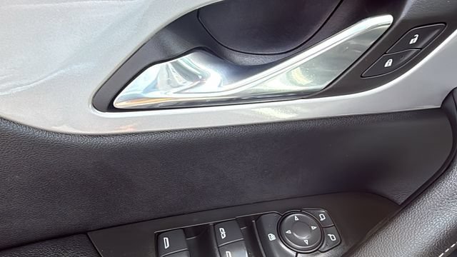 Used 2025 Chevrolet Blazer LT FWD image 12