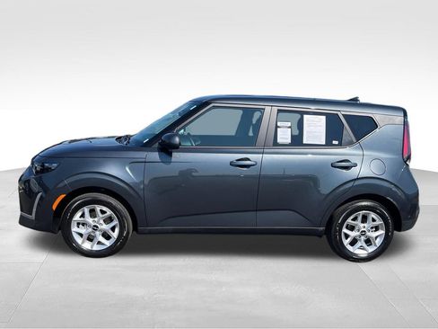 Used 2025 Kia Soul LX w/ LX Technology Package FWD image 2