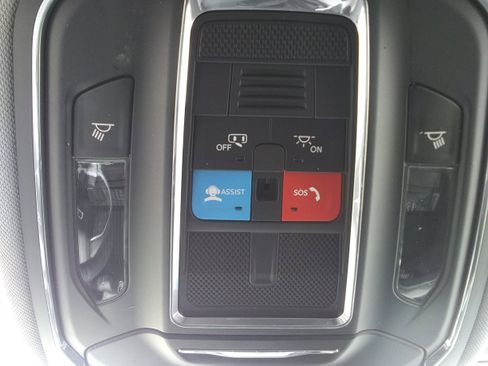 Used 2023 Jeep Grand Cherokee Laredo image 22