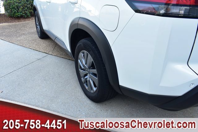 Used 2024 Nissan Pathfinder SV AWD/4WD image 17