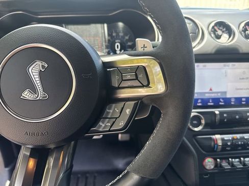 Used 2021 Ford Mustang Shelby GT500 w/ Technology Package RWD image 17