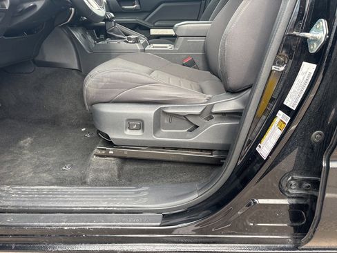 Used 2024 Toyota Tacoma TRD Off-Road image 8