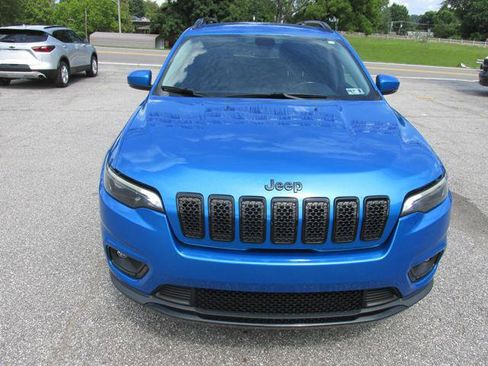Used 2020 Jeep Cherokee Latitude Plus AWD/4WD image 2