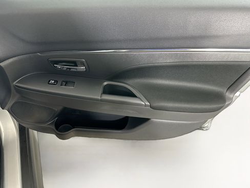 Used 2025 Mitsubishi Outlander Sport ES image 29