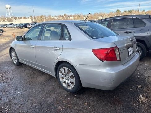 Used 2011 Subaru Impreza 2.5i image 3