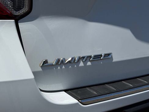 Certified 2023 Ford Explorer Limited RWD image 6