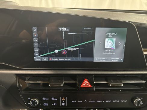 Certified 2025 Kia Niro EX Touring image 23