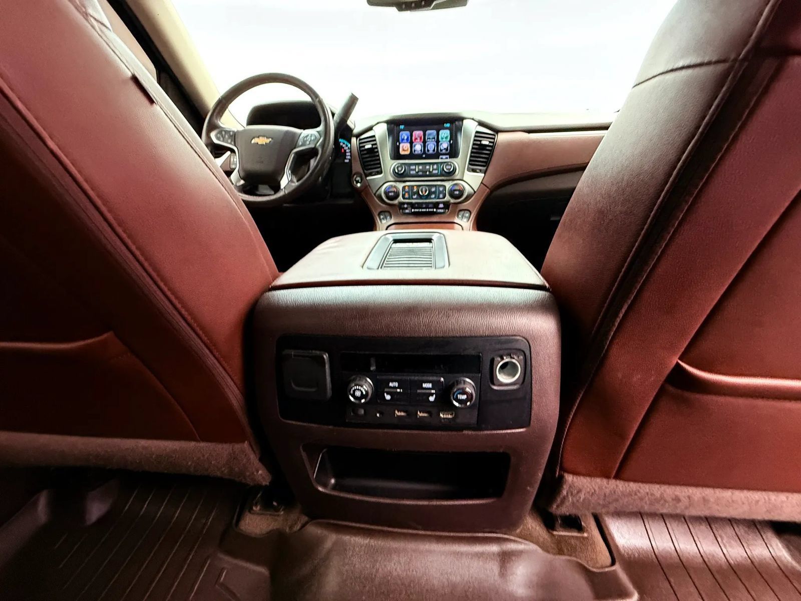 Used 2017 Chevrolet Suburban Premier AWD/4WD image 21