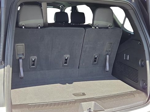 Used 2025 Chevrolet Tahoe LT image 8