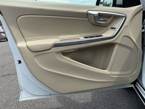 Used 2015 Volvo V60 T5 Premier FWD image 41