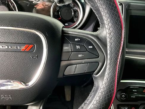 Used 2018 Dodge Challenger SXT RWD image 10