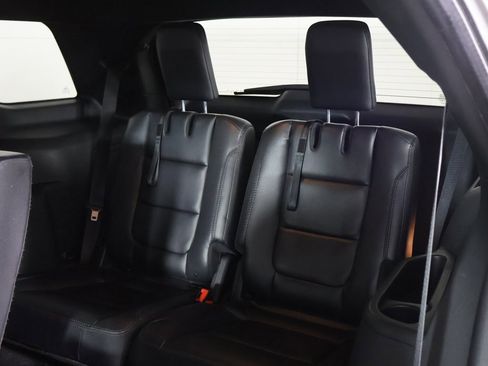 Used 2019 Ford Explorer XLT w/ Equipment Group 202A image 35