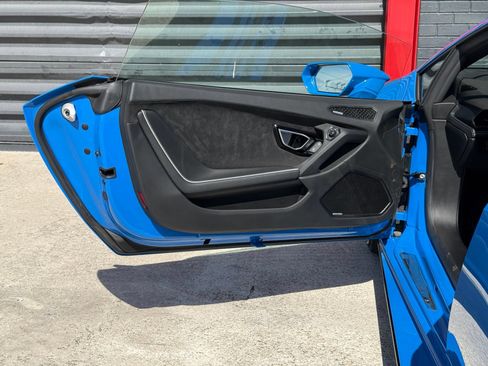 Used 2021 Lamborghini Huracan EVO RWD image 22