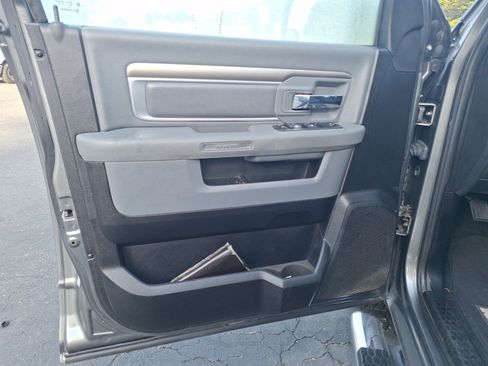 Used 2013 RAM 1500 Classic SLT image 10