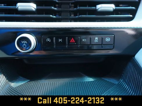 Used 2025 Ford Explorer Active w/ Active Comfort Package RWD image 35