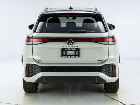New 2026 Volkswagen Tiguan SE R-Line image 8