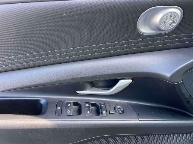 Certified 2024 Hyundai Elantra SEL FWD image 14