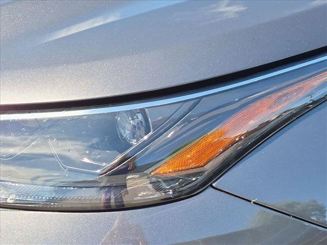 Used 2023 Toyota Highlander XLE FWD image 9