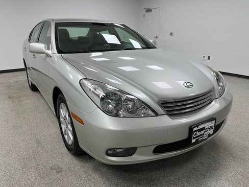 Used 2003 Lexus ES 330 FWD image 2