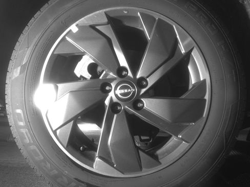 Used 2025 Nissan Rogue SV image 15