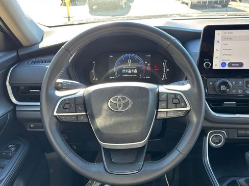 Used 2025 Toyota Grand Highlander XLE image 28