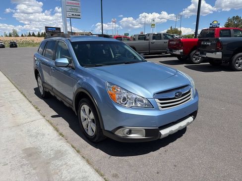 Used 2011 Subaru Outback 2.5i Limited AWD/4WD image 8