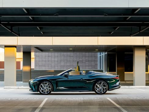 Used 2022 Bentley Other Bentley Models image 5