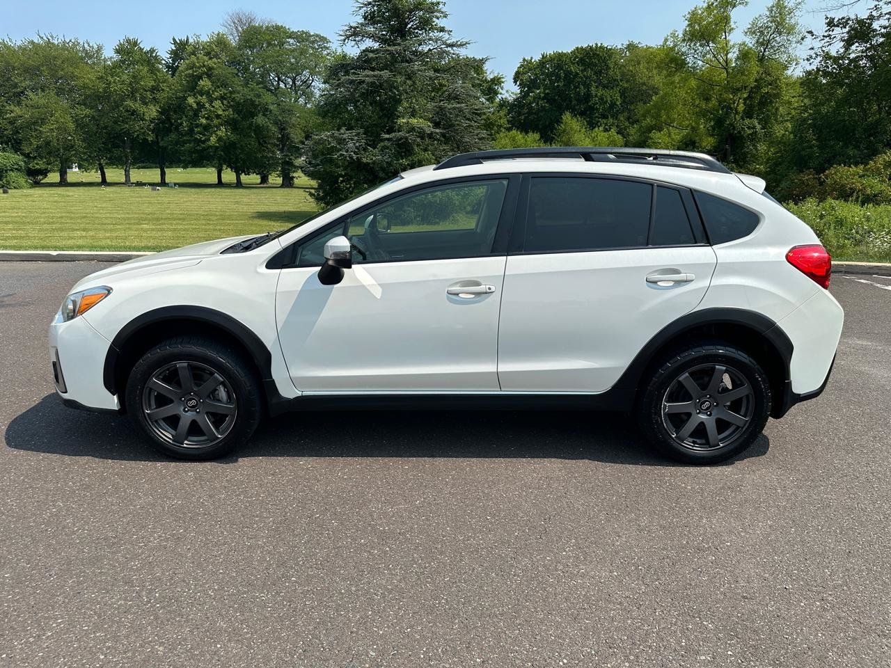 Used 2016 Subaru Crosstrek 2.0i Limited AWD/4WD image 9