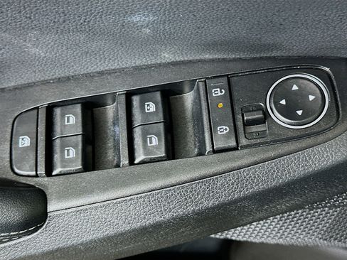 Used 2025 Kia Seltos S image 15