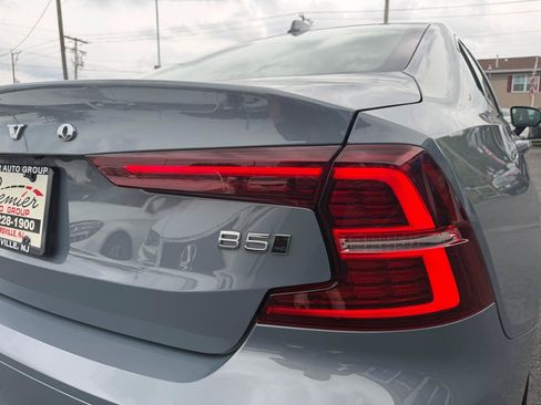Used 2022 Volvo S60 B5 Momentum w/ Premium Package AWD/4WD image 29