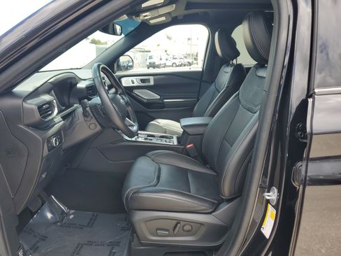 Used 2023 Ford Explorer ST w/ Equipment Group 401A AWD/4WD image 18