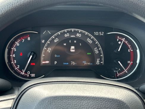 Used 2025 Toyota RAV4 XLE AWD/4WD image 21