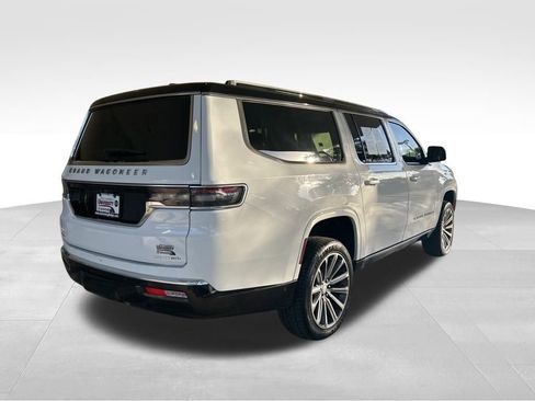 Used 2023 Jeep Grand Wagoneer L Series II image 3